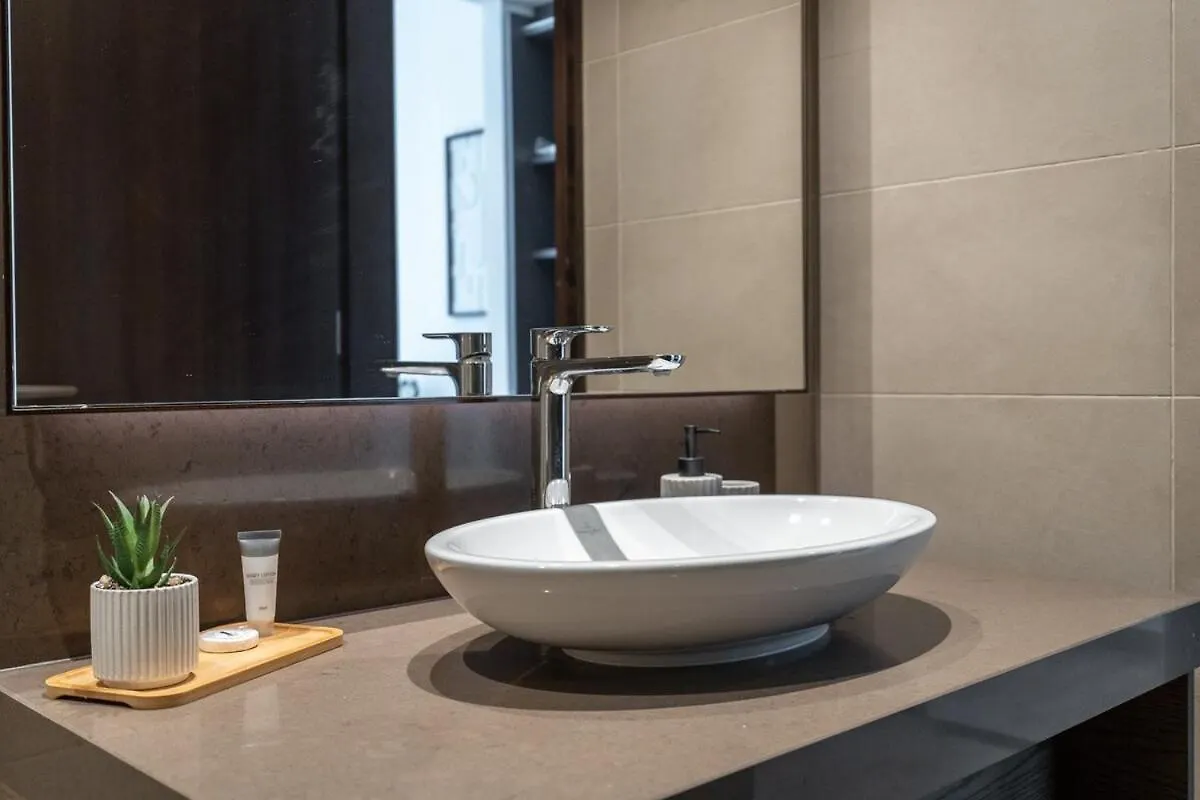 Stylish 2Br Escape For 6 In The Heart Of Dubai Marina Apartment