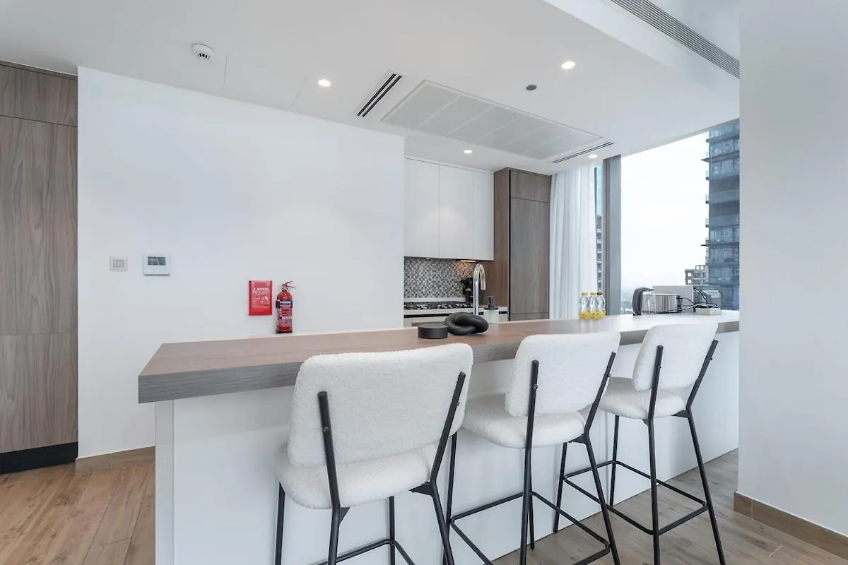 Stylish 2Br Escape For 6 In The Heart Of Dubai Marina Apartment 0*,  United Arab Emirates