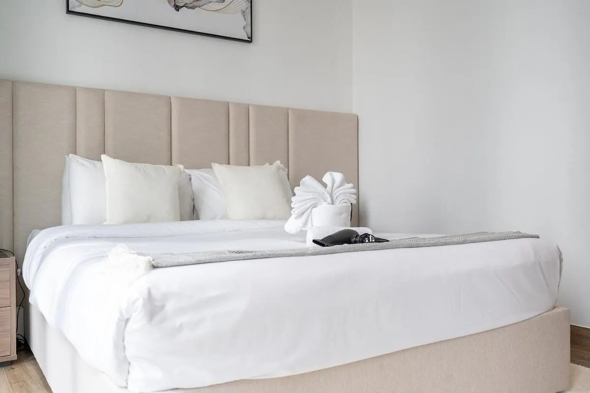 Stylish 2Br Escape For 6 In The Heart Of Dubai Marina Apartment